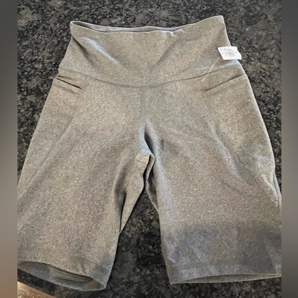 Women’s  athletic shorts - Picture 1 of 4